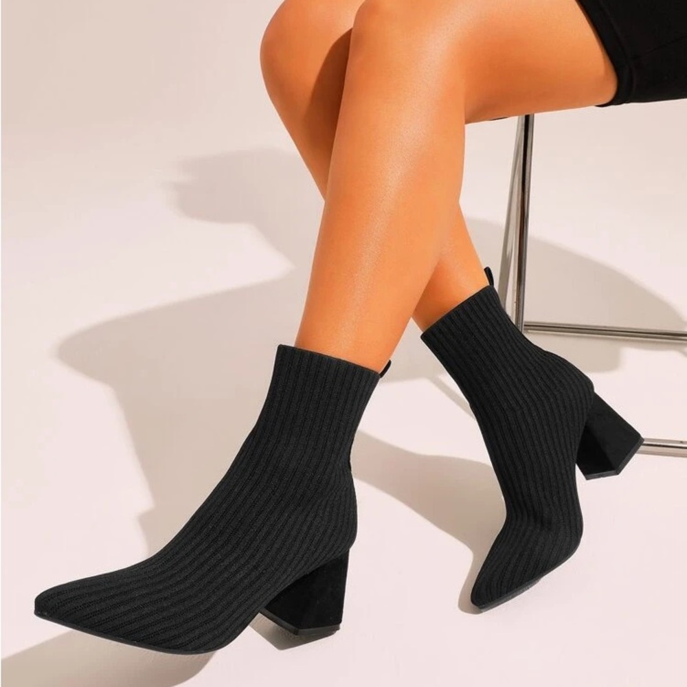Cuccoo Knit Detail Chunky‎ Heel Sock Boot New Size 9